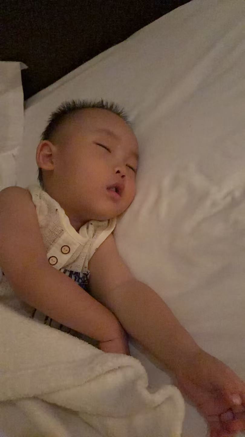 熟睡中的宝宝